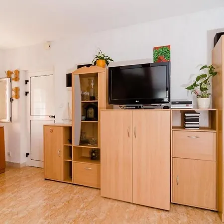 Mala Ana - One Bedroom Διαμέρισμα *